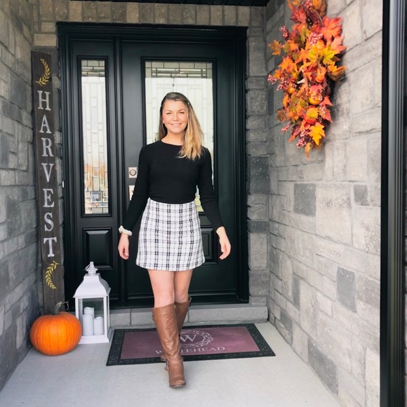 Meet your Posher, Emma - Picture 1 of 2